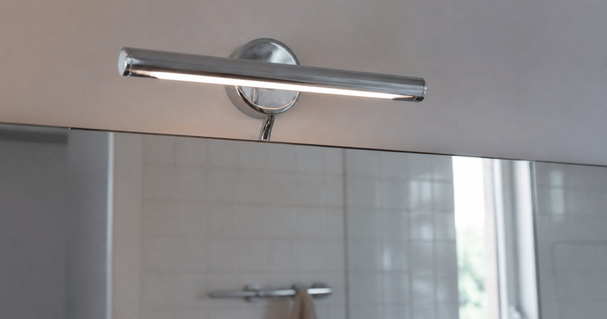 Applique murale chromee eclairant miroir salle de bains